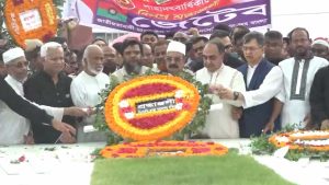 জিয়াউর রহমানের সমাধিতে বিএনপির সিনিয়র নেতাদের শ্রদ্ধা নিবেদন