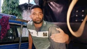 দেশীয় অস্ত্র ও সেনাবাহিনীর কাপড়সহ সৈয়দপুরে যুবক আটক