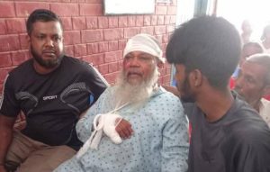 গুরুতর আহত পিতা