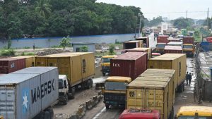 চট্টগ্রাম বন্দরে কনটেইনার জট