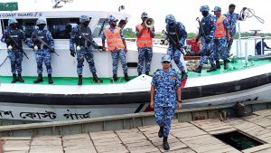 নৌপথের নিরাপত্তায় কোস্ট গার্ডের ২৪ ঘণ্টার নজরদারি