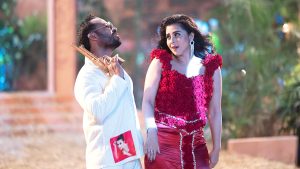 ‘ময়না’ গানে নতুন রূপে বুবলী