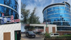 বদলে ফেলেছেন হোটেল