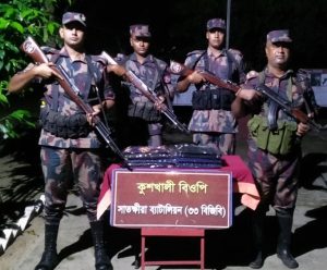 সীমান্তে বিজিবির অভিযানে মাদক-চোরাই পণ্য জব্দ, আটক ১